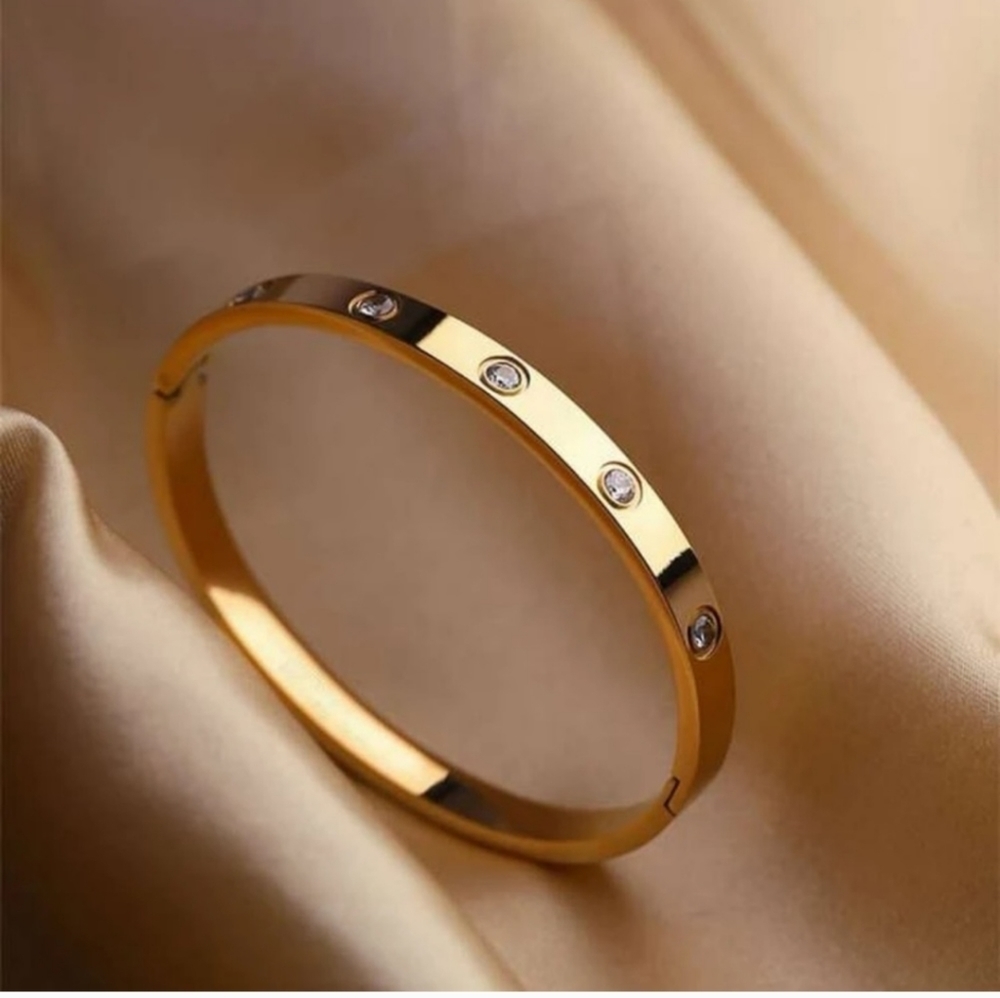 Bracelet with Rhinestone - Picture 3 of 3